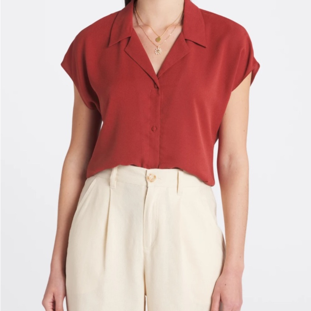 41 Hawthorn Mar Women's Red Button Down Blouse